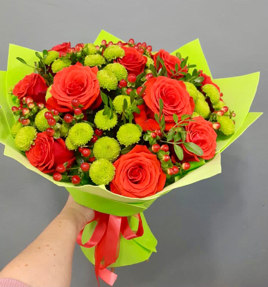 Букет цветов из: Хризантемы и Розы в ЗАТО Сибирском