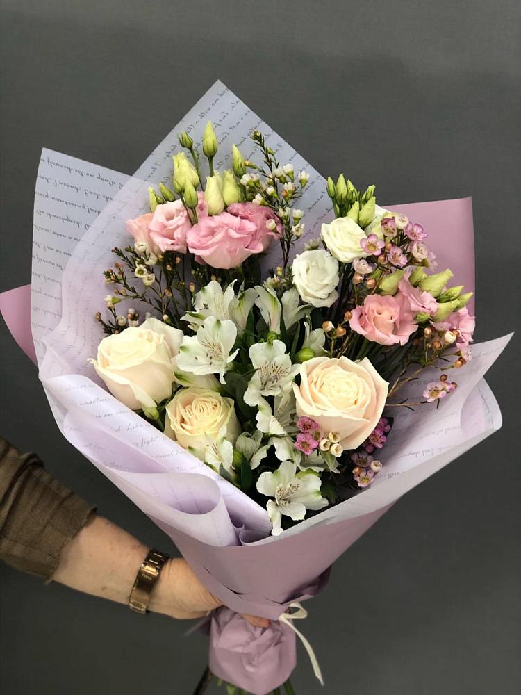 Букет цветов из: Альстромерии, Розы и Лизиантусы в ЗАТО Сибирском