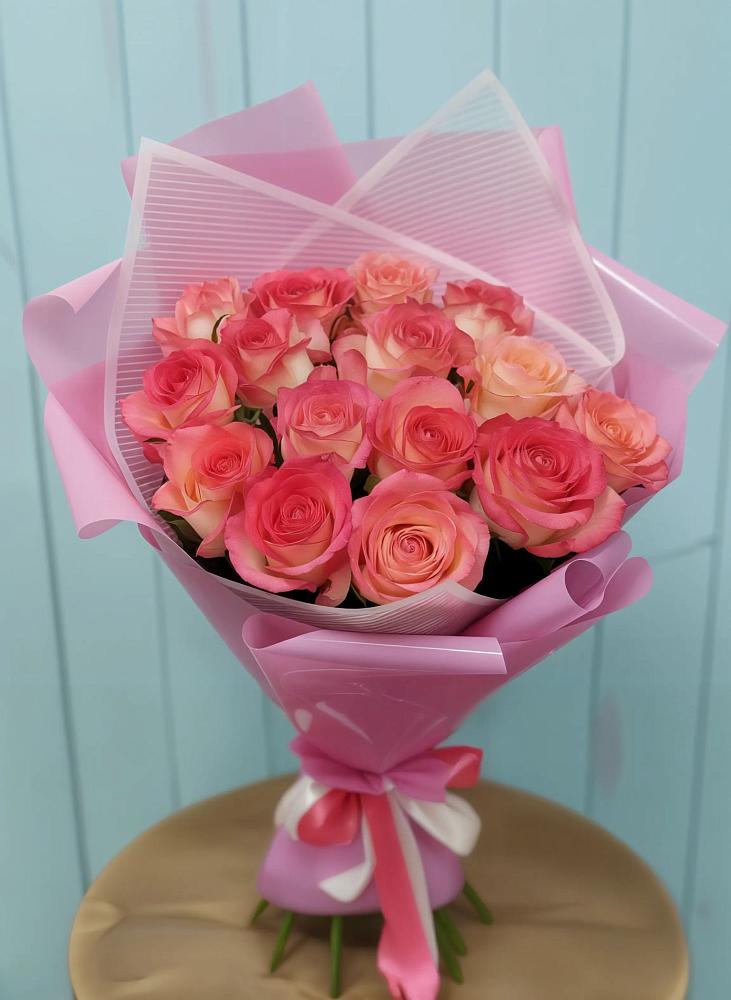 Букет 15 Розовых роз Равель в ЗАТО Сибирском