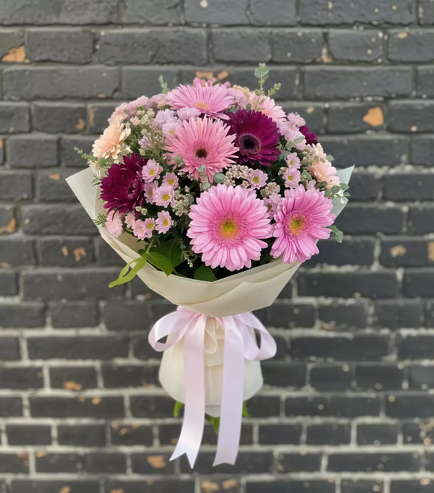 Букет цветов из: Герберы и Хризантемы в ЗАТО Сибирском