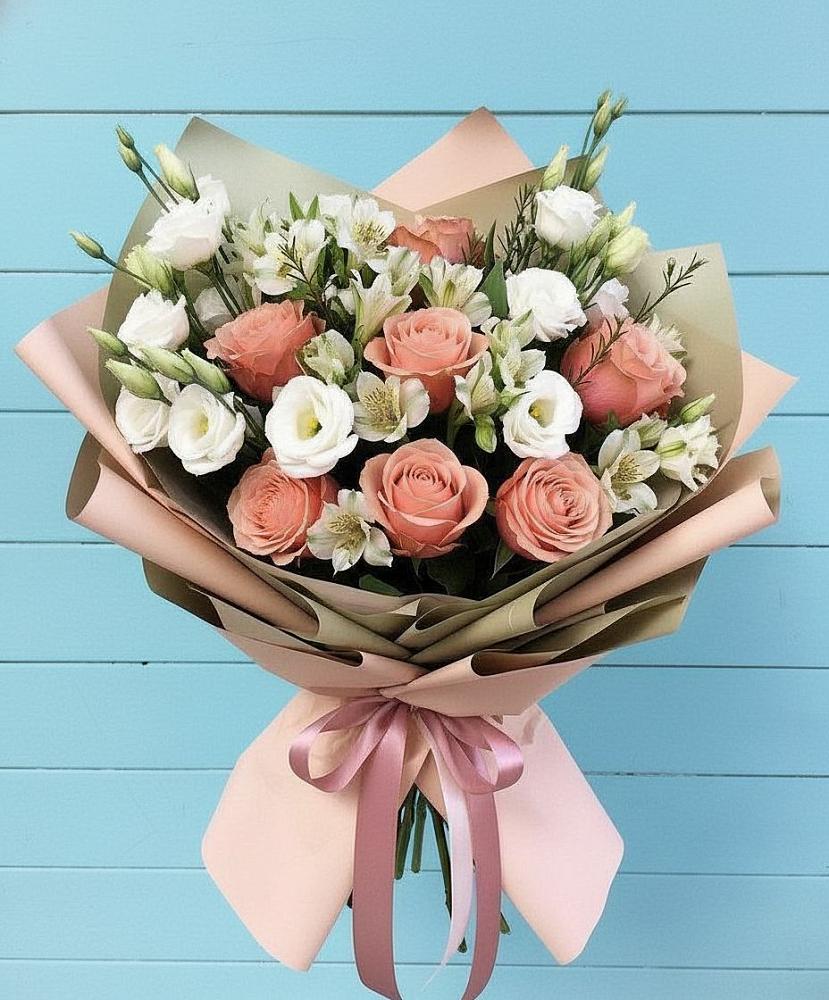 Букет цветов из: Розы, Альстромерии и Лизиантусы в ЗАТО Сибирском