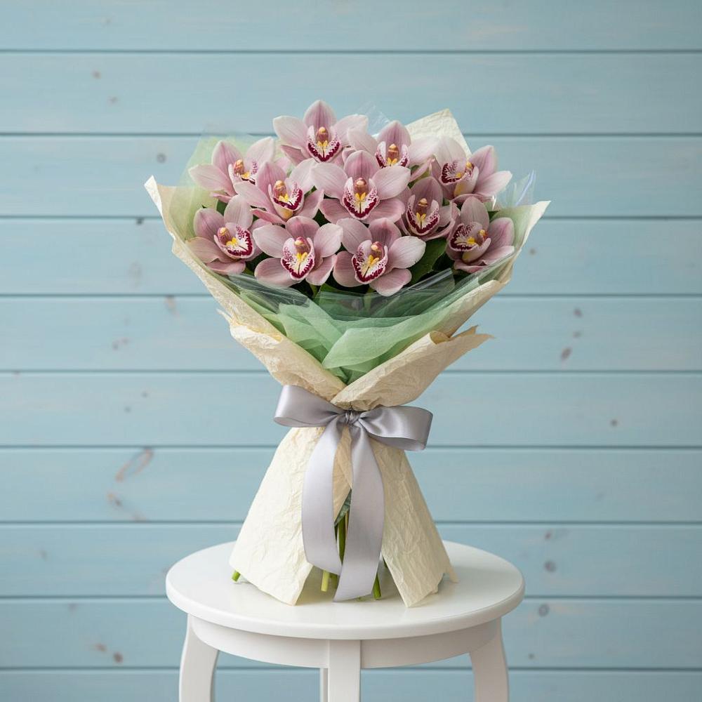 Букет цветов из: Орхидеи и Розы в ЗАТО Сибирском