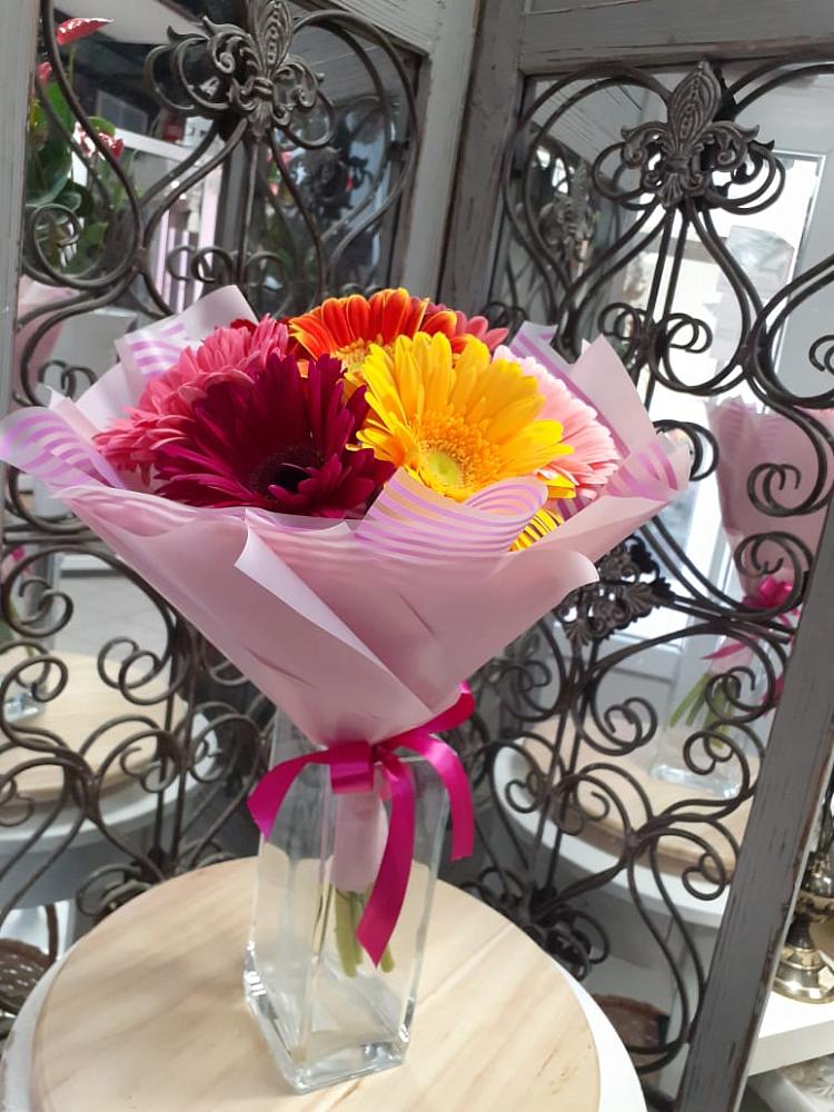 Букет цветов из: Герберы в ЗАТО Сибирском