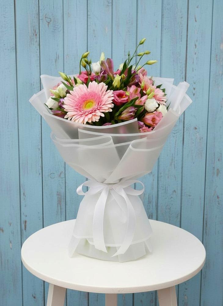 Букет цветов из: Герберы, Альстромерии и Лизиантусы в ЗАТО Сибирском