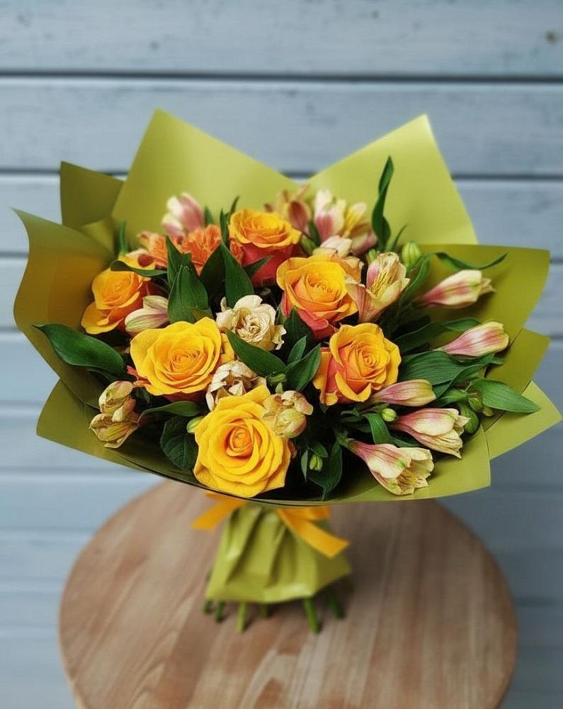 Букет цветов из: Альстромерии и Розы в ЗАТО Сибирском