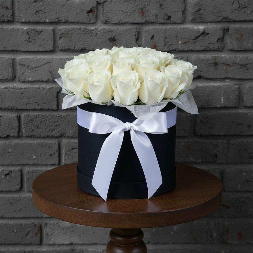 Цветочная композиция из Розы в шляпной коробке в ЗАТО Сибирском