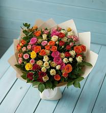 Букет Микс из разноцветных кустовых роз в ЗАТО Сибирском