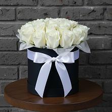 Цветочная композиция из Розы в шляпной коробке в ЗАТО Сибирском